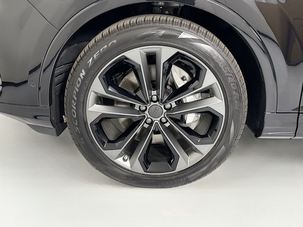 Thumbnail: 2026 Audi Q7 - 32