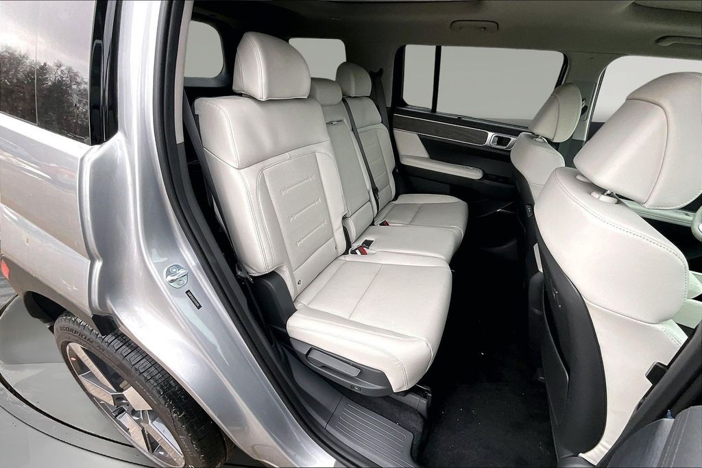 New 2026 Silver Hyundai Limited image 8