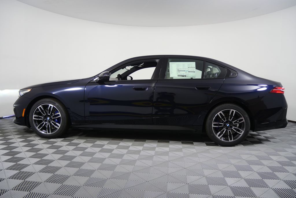 Thumbnail: 2026 BMW 5 Series - 6