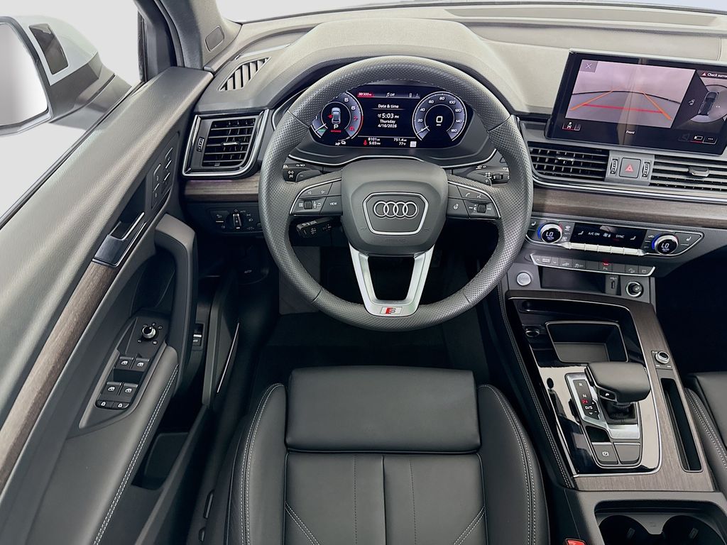 Thumbnail: 2025 Audi Q5 - 10