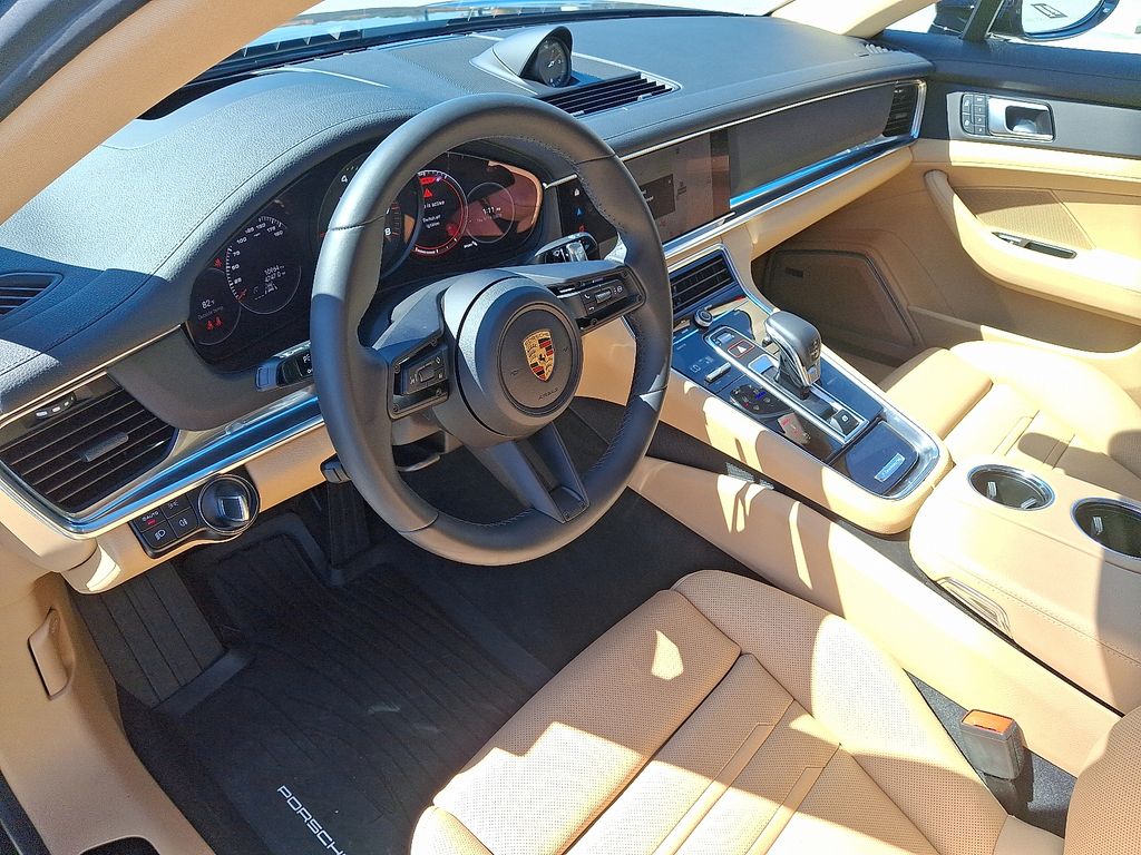 Thumbnail: 2023 Porsche Panamera - 4