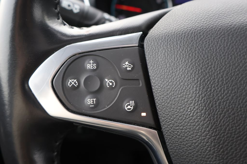 Thumbnail: 2021 Chevrolet Traverse - 18