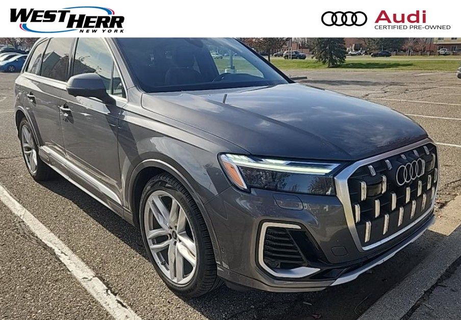 2025 Audi Q7 Premium Plus's photo