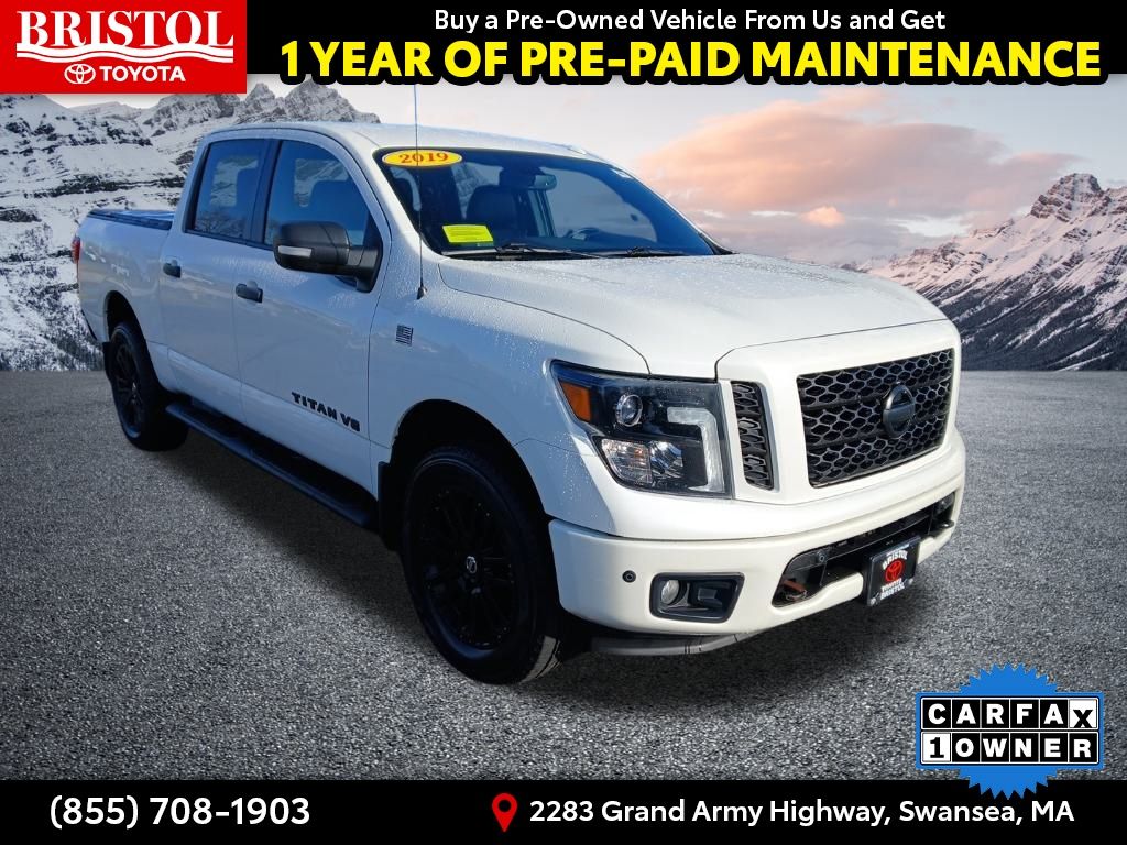 2019 Nissan Titan SL's photo