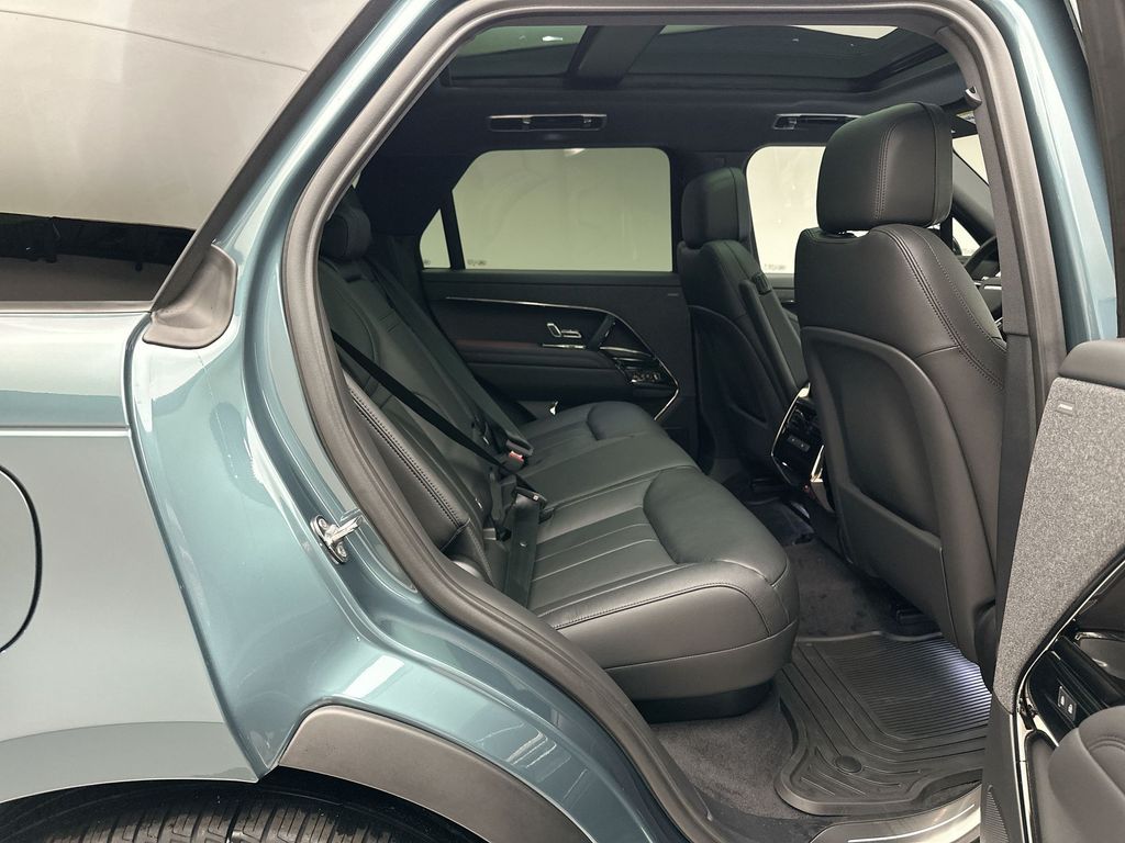 Thumbnail: 2025 Land Rover Range Rover Sport - 5