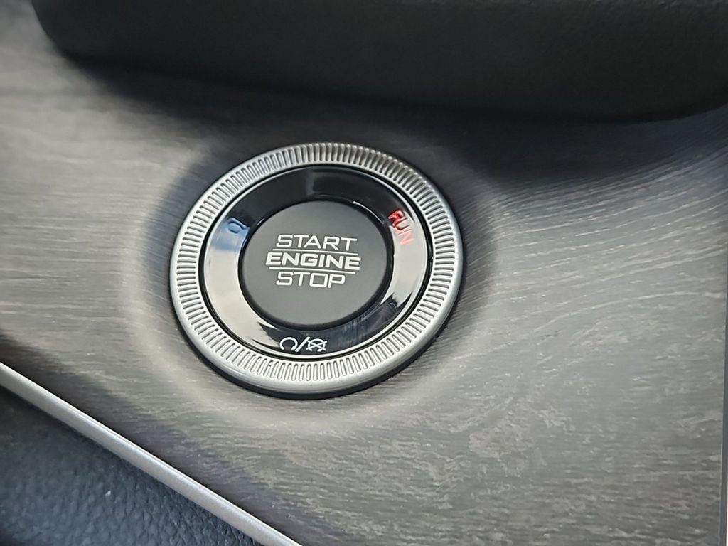 2025 Jeep Grand Cherokee 4xe photo