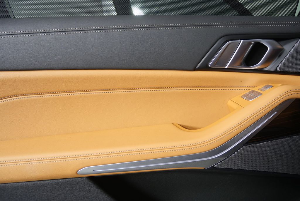 Thumbnail: 2024 BMW X7 - 13