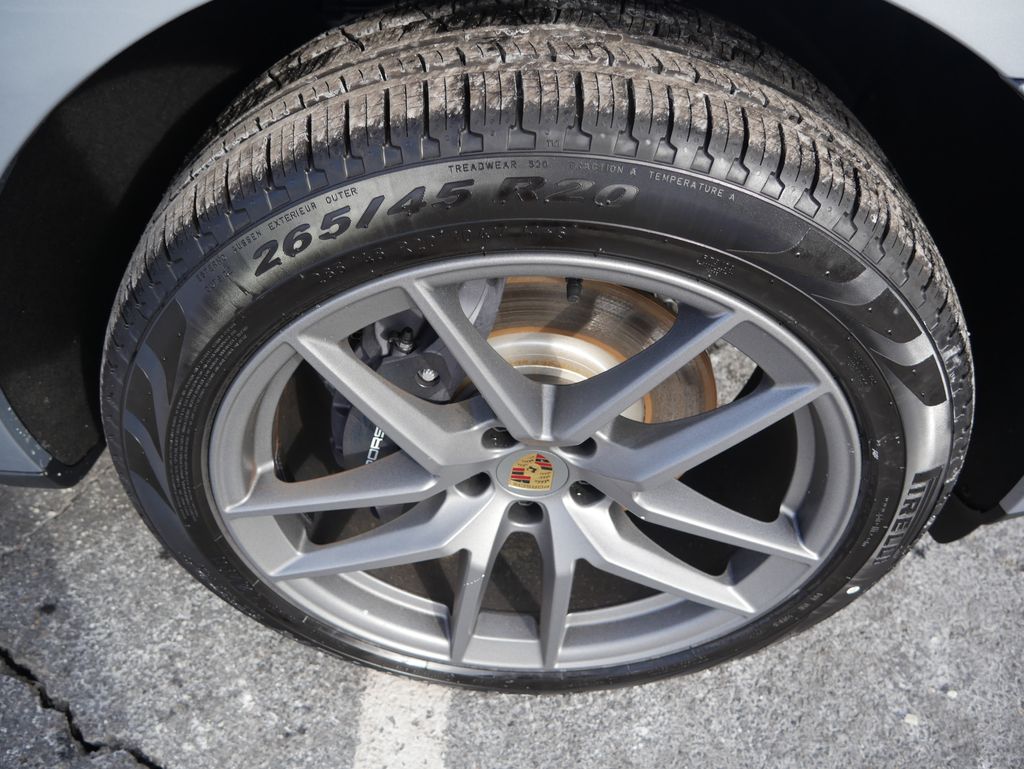 Thumbnail: 2026 Porsche Macan - 16