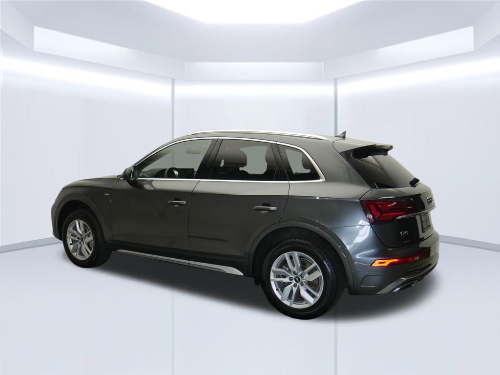 Thumbnail: 2023 Audi Q5 - 4