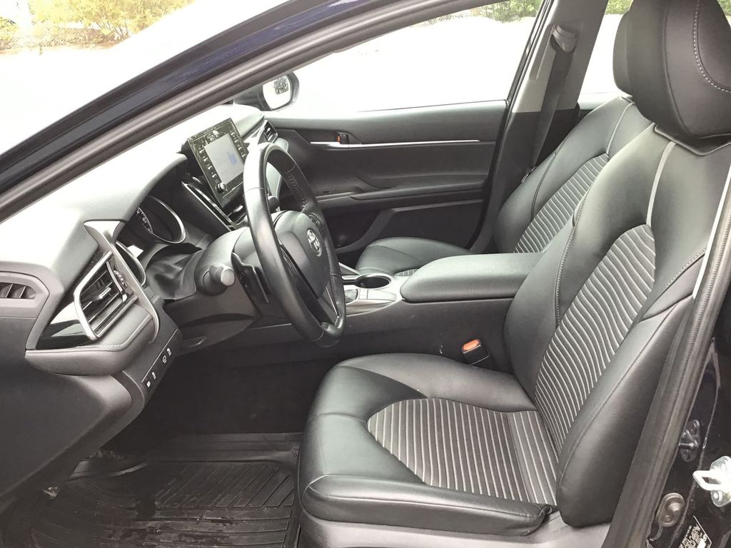 2022 Toyota Camry SE - Photo 12