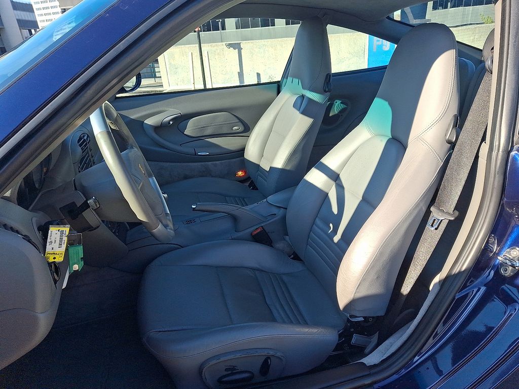 Thumbnail: 2001 Porsche 911 - 5