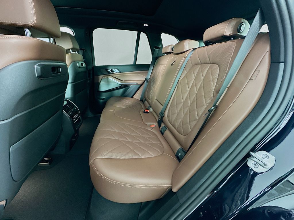 Thumbnail: 2026 BMW X5 - 17