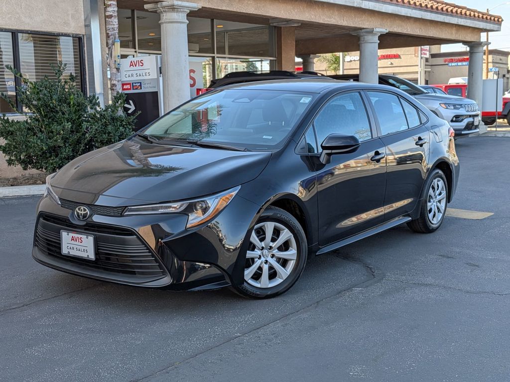 2025 Toyota Corolla LE FWD