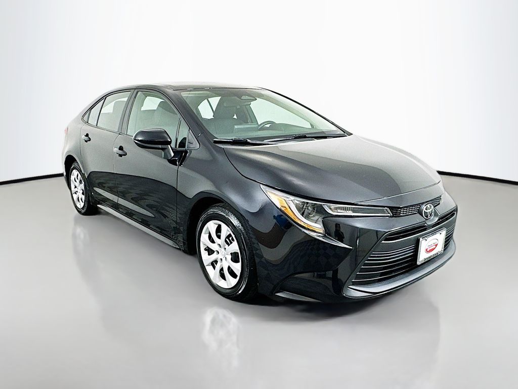 2023 Toyota Corolla LE 3