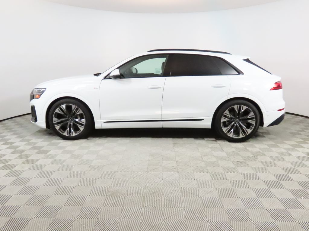 Thumbnail: 2026 Audi Q8 - 2