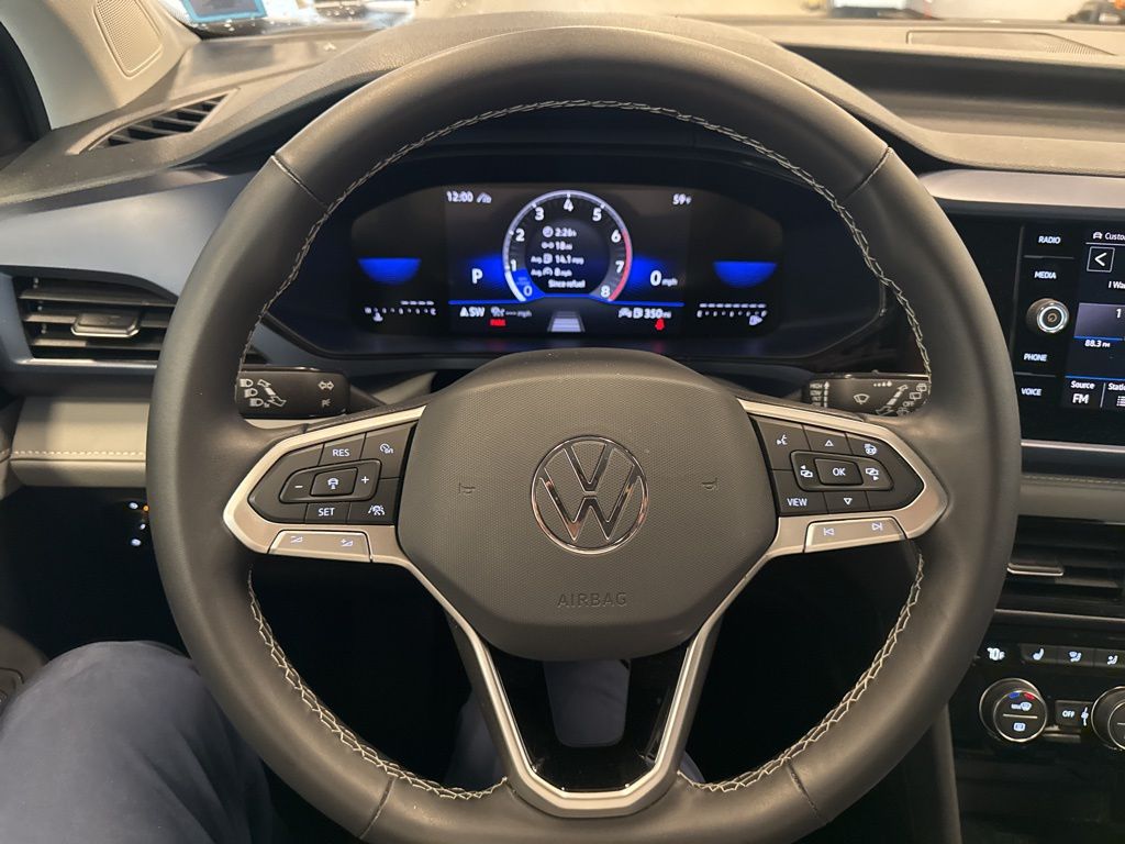 2024 Volkswagen Taos SE photo 18