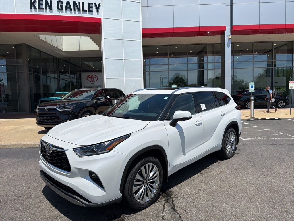 Pearl 2026 Toyota Highlander Hybrid Platinum AWD SUV / Crossover All-Wheel Drive Continuously Variable Transmission