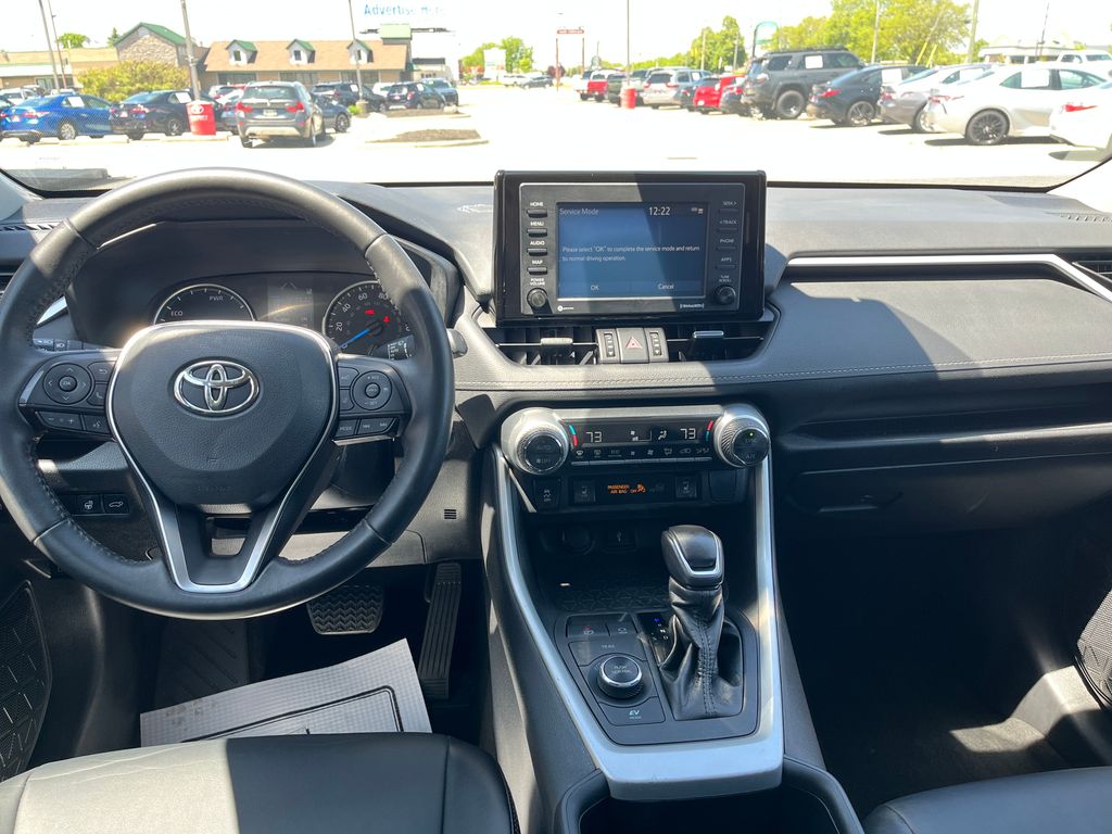 2022 Toyota RAV4 Hybrid XLE Premium photo