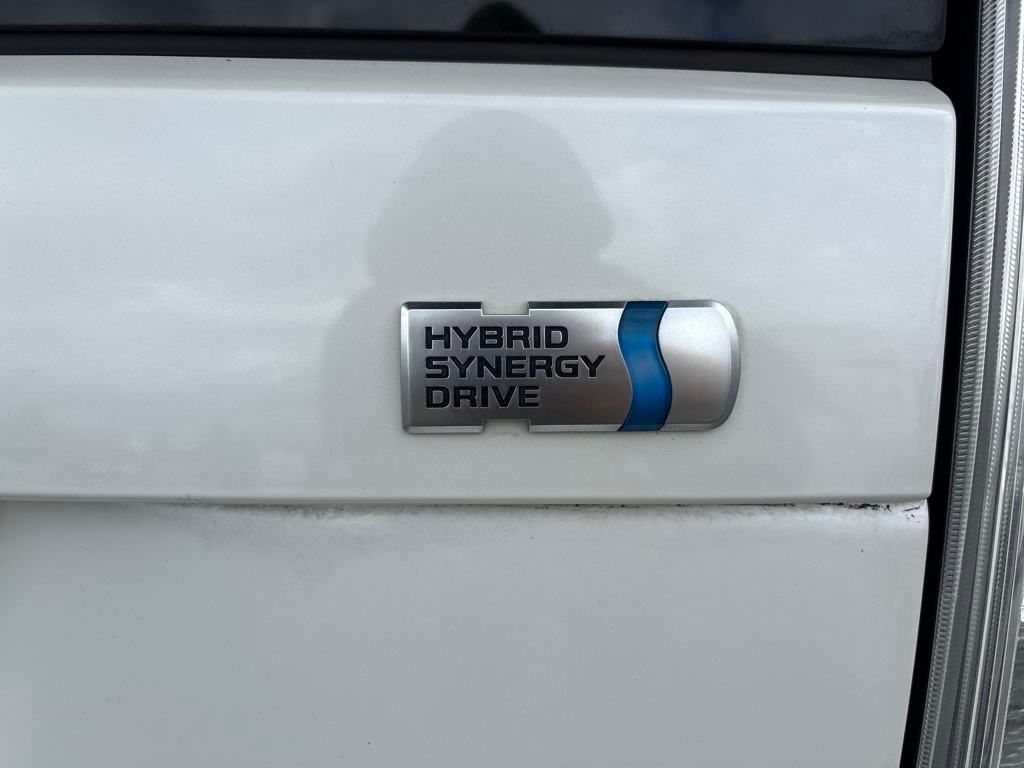 2010 Super White Toyota Prius II FWD Hatchback