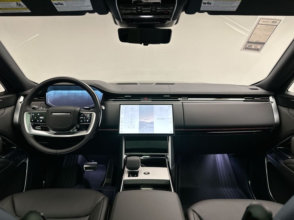 2025 Land Rover Range Rover SE 7