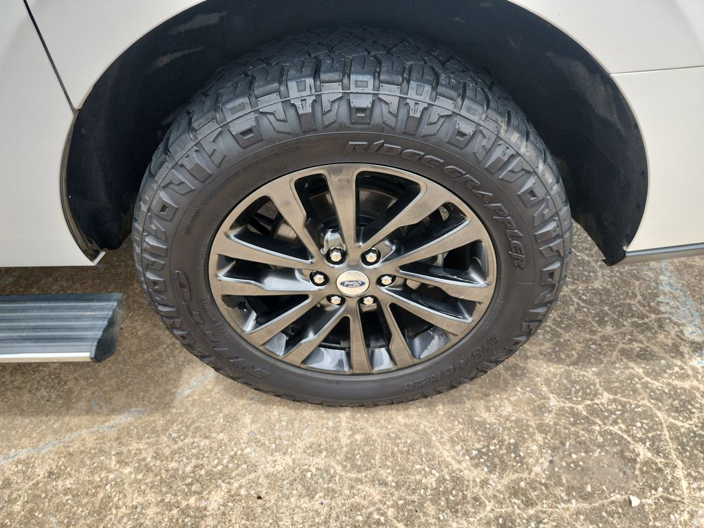 2019 Ford Expedition Max Limited photo