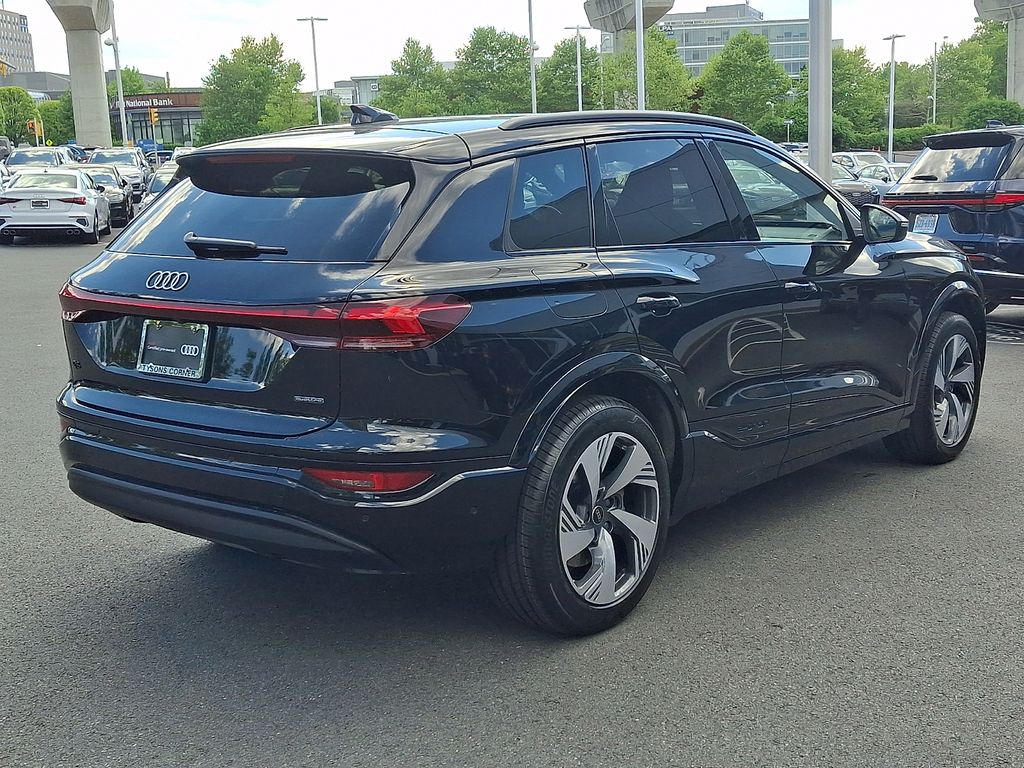 Thumbnail: 2025 Audi Q6 e-tron - 4