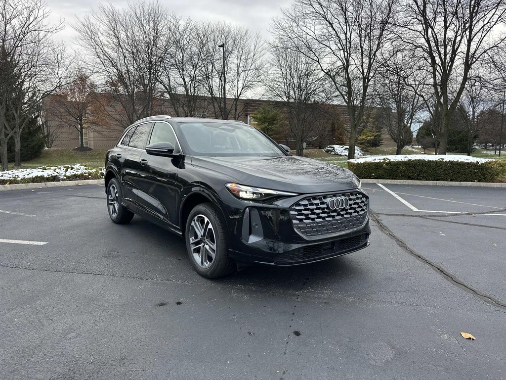 2025 Audi Q5 quattro Premium 40 TFSI