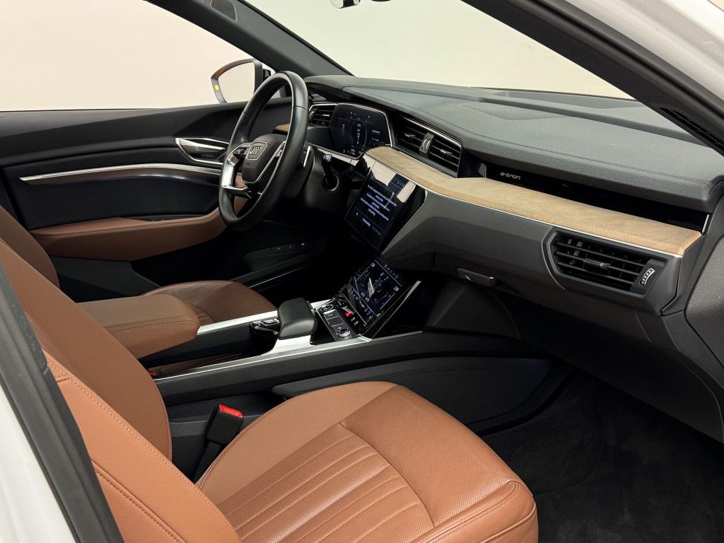 Thumbnail: 2024 Audi Q8 e-tron - 13