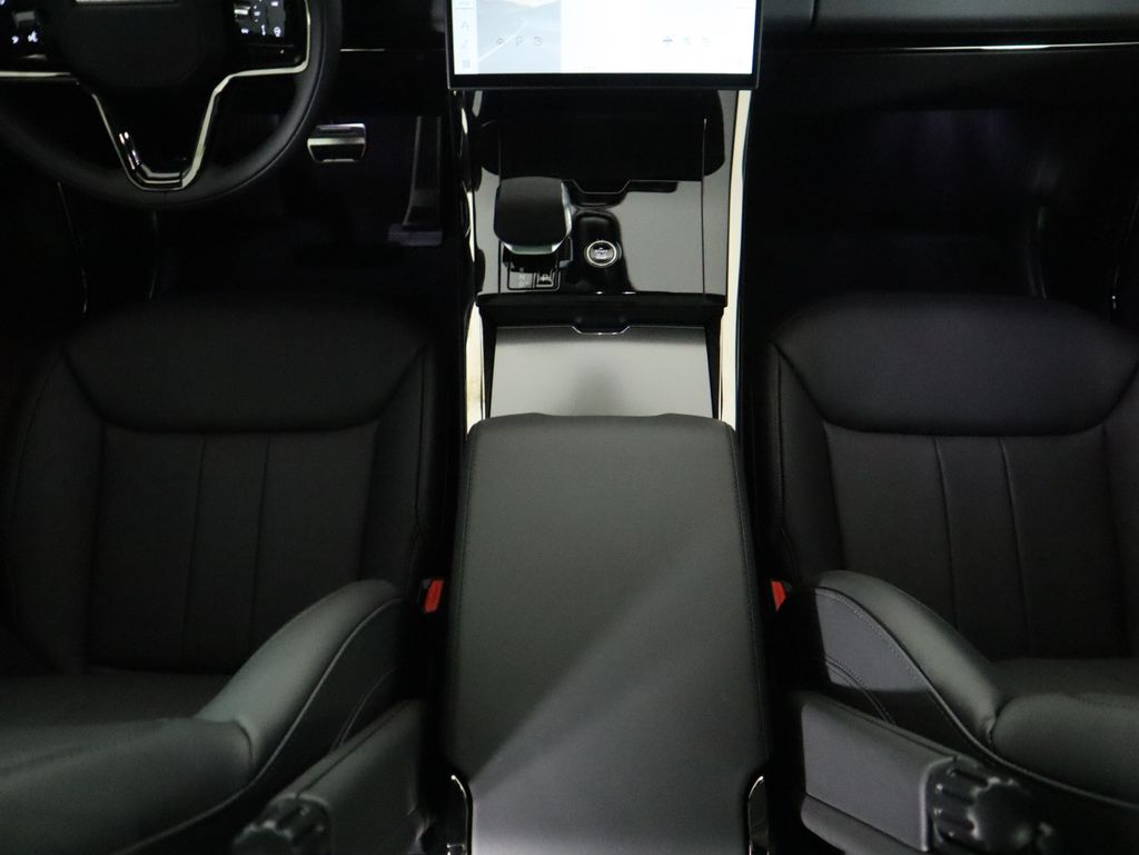 Thumbnail: 2025 Land Rover Range Rover Sport - 17