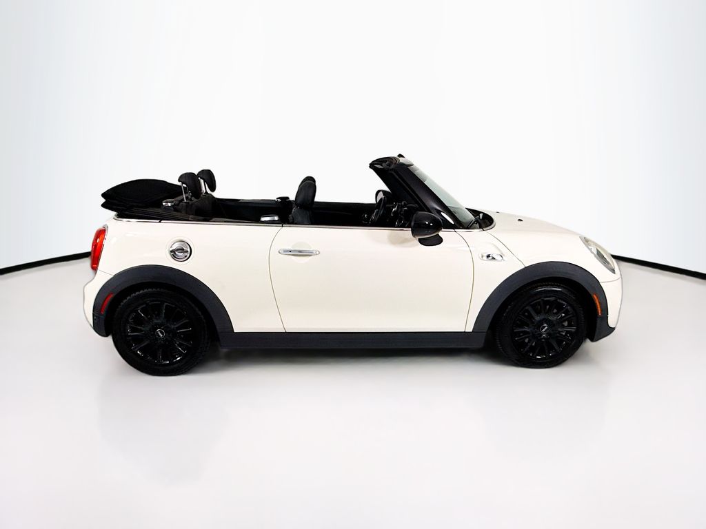 Thumbnail: 2017 MINI Cooper - 4