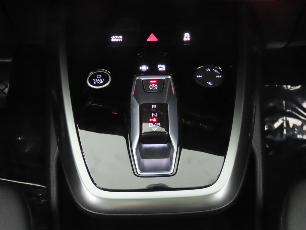 Thumbnail: 2023 Audi Q4 e-tron - 21
