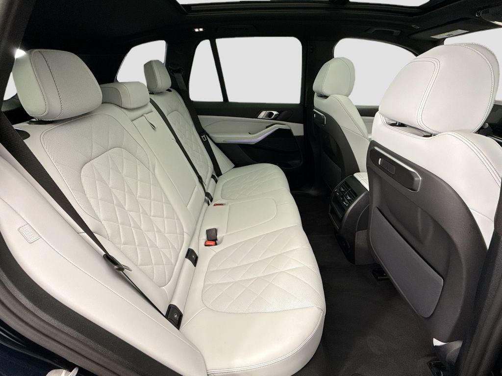 Thumbnail: 2026 BMW X5 - 21