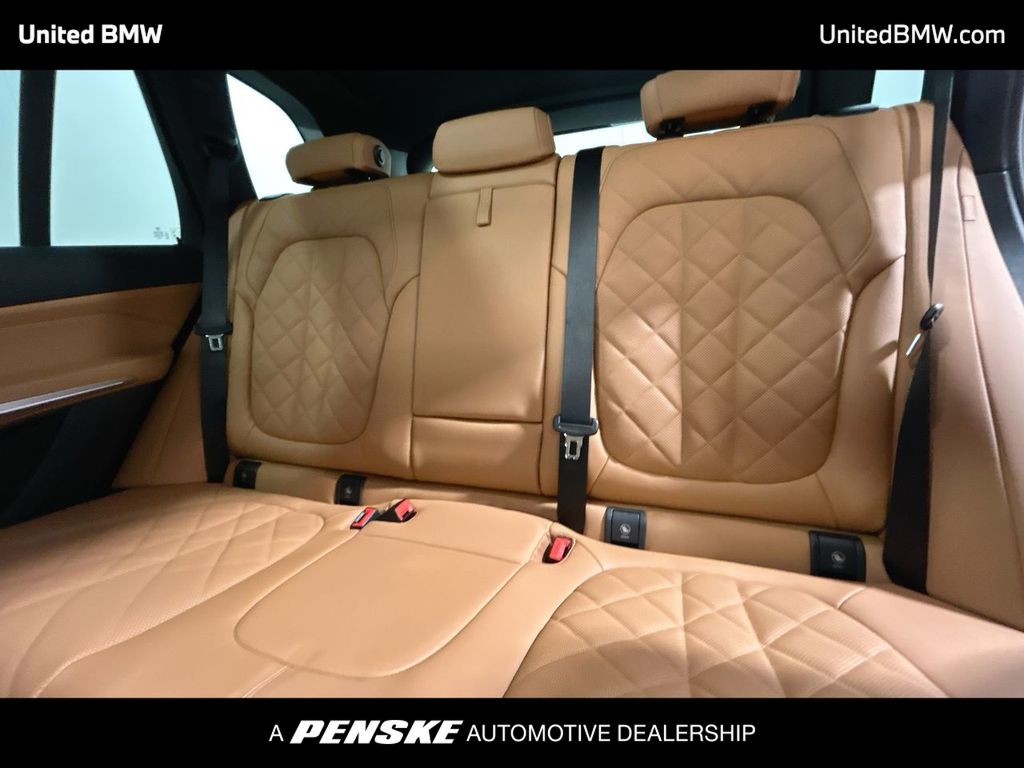 Thumbnail: 2026 BMW X5 - 21