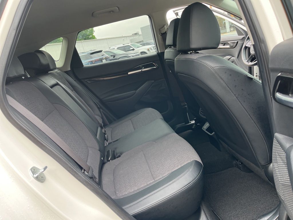 Used 2024 White Kia X-Line image 30