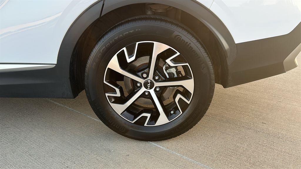 2023 Kia Sportage EX White at Community Kia