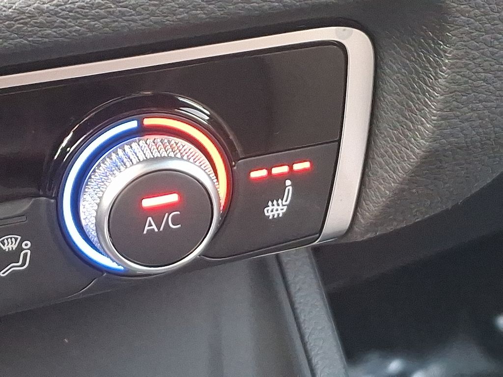 Thumbnail: 2025 Audi Q3 - 26