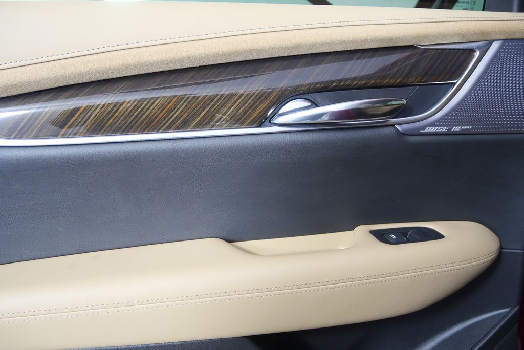 Thumbnail: 2024 Cadillac XT6 - 15