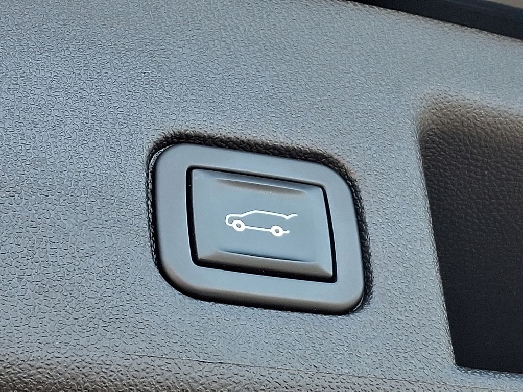 2020 Chevrolet Equinox LT 31