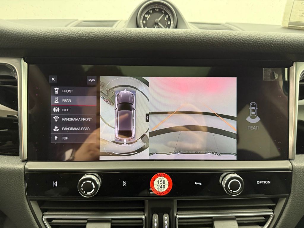 Thumbnail: 2026 Porsche Macan - 17