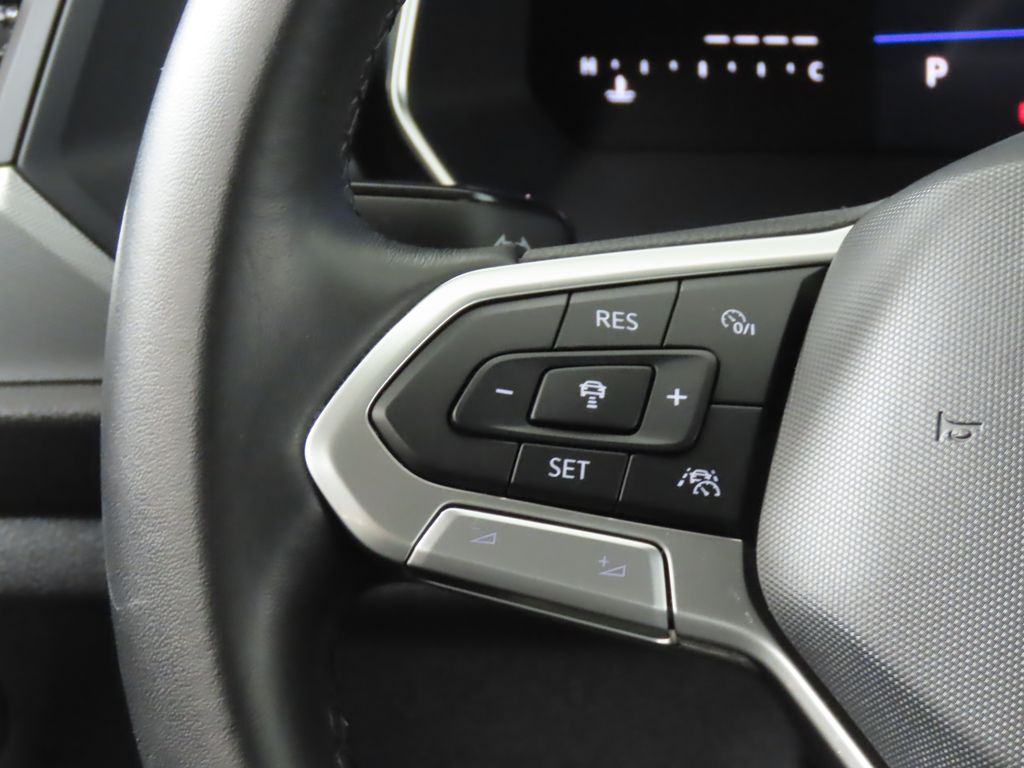 Thumbnail: 2023 Volkswagen Jetta - 16