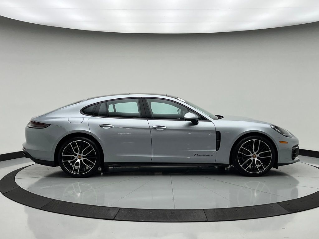 2023 Porsche Panamera 4 9