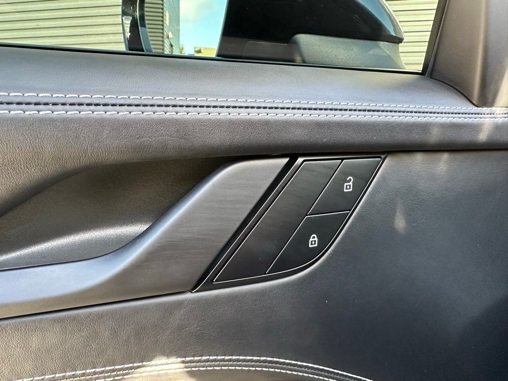 Thumbnail: 2024 Porsche 911 - 21