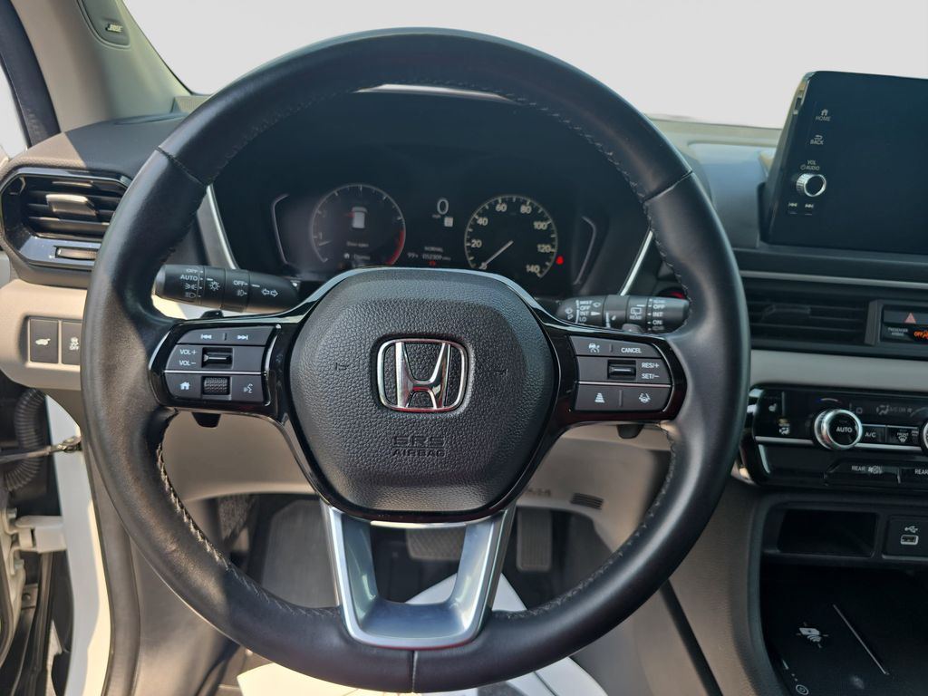 Used 2025 Honda Pilot SUV