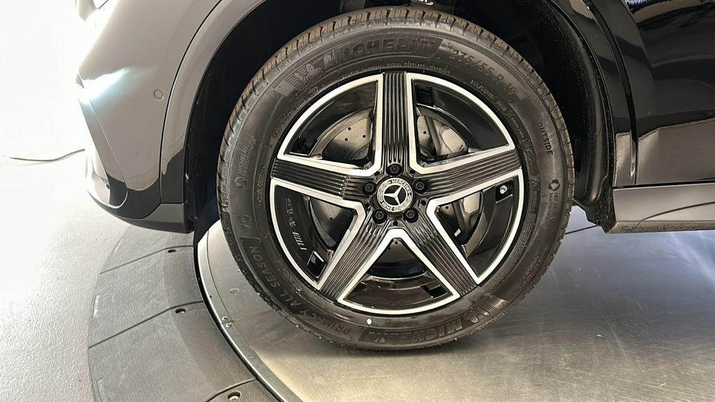 2025 Mercedes-Benz GLC 300 10