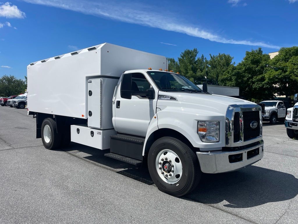 2027 Ford F-750 Diesel 
