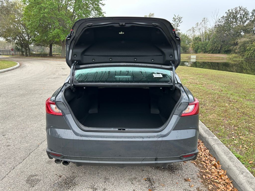 Thumbnail: 2025 Toyota Camry - 10