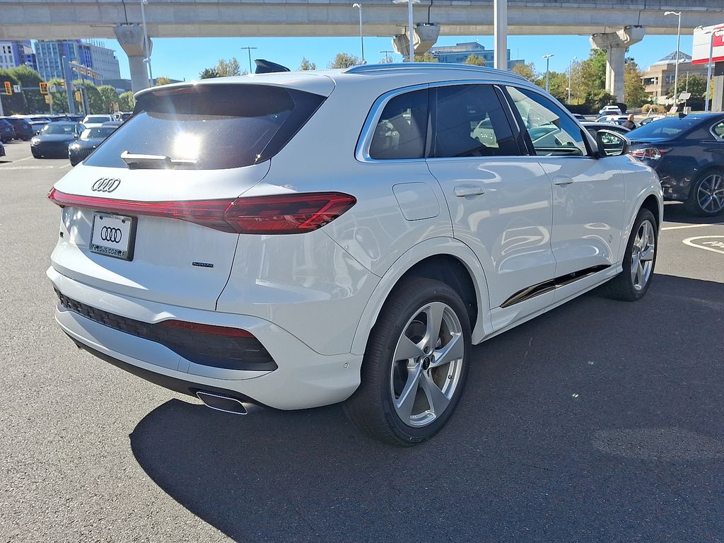 Thumbnail: 2025 Audi Q5 - 3