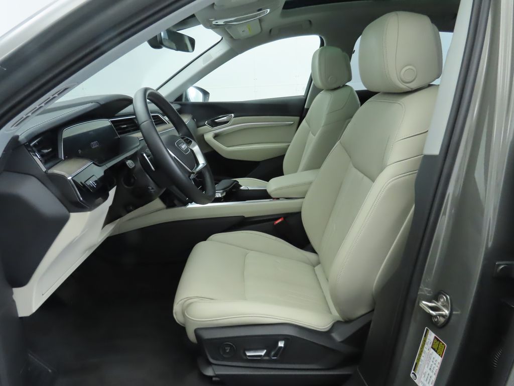Thumbnail: 2024 Audi Q8 e-tron - 19