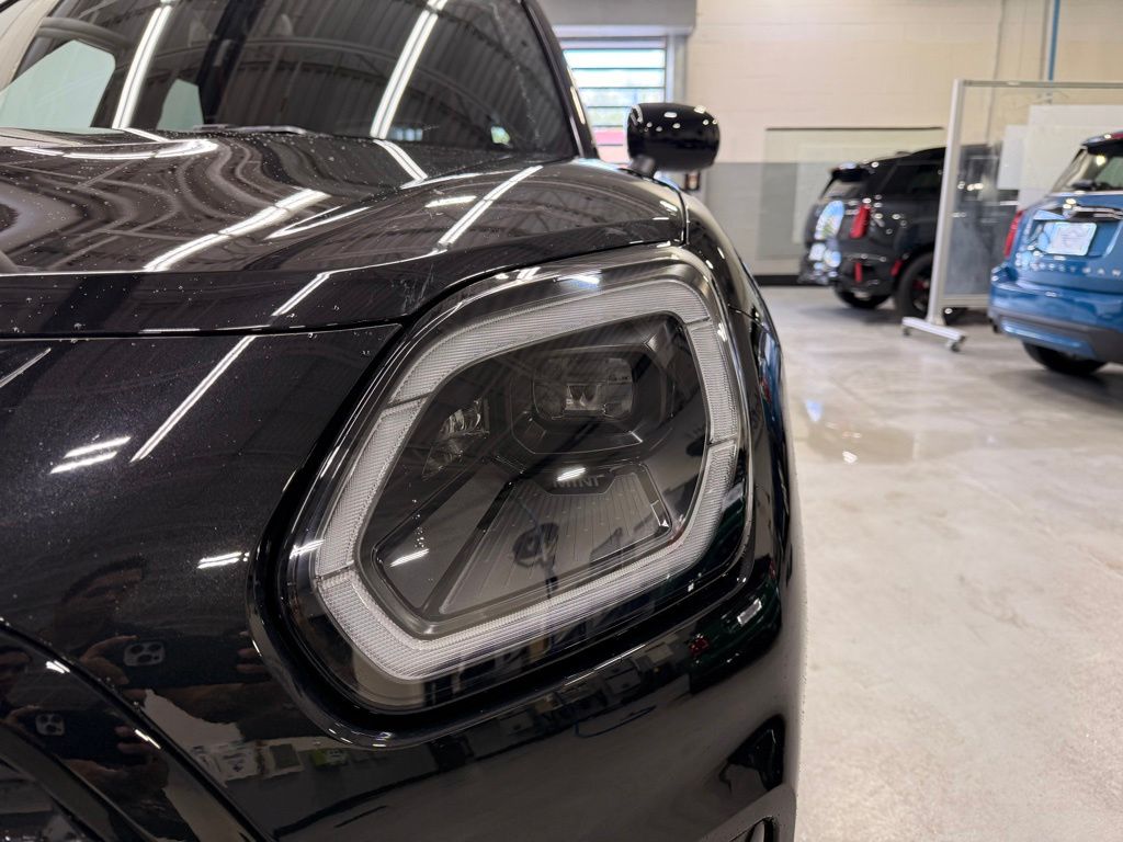 Thumbnail: 2027 MINI Cooper Countryman - 7