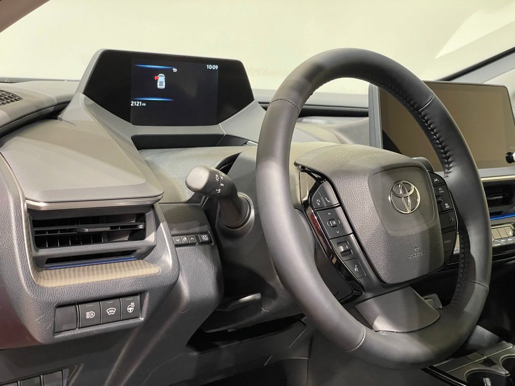 2024 Toyota Prius XLE 17